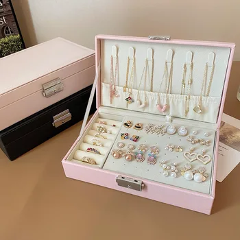 Große quadratische Schmuckschatulle aus einfarbigem Leder mit Schloss für Ohrringe, Halsketten und Armbänder