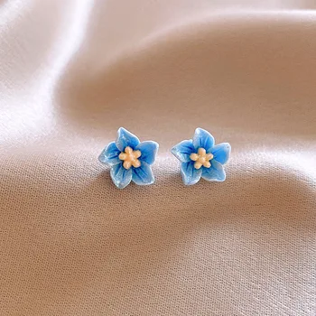Kleine blaue Blumen-Ohrstecker für Frauen und Mädchen, Mini-Perlen, Kamelie-Charms, süße Ohrringe, Party