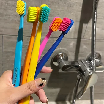 5er-Pack schokoladenförmiges Swiss Caring Zahnbürstenset mit weichen Nylonborsten, ergonomischem Griff, ideale