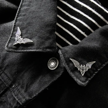 Fledermaus Emaille Pins Gothic Punk Hexe Halloween Brosche Kragen Abzeichen Schwarz Gruseliger (2 Stück)