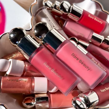 Rare Beauty Soft Pinch Liquid Blush Seidig und gleitet auf reibungslos, langanhaltendes, pralles Make-up Hope