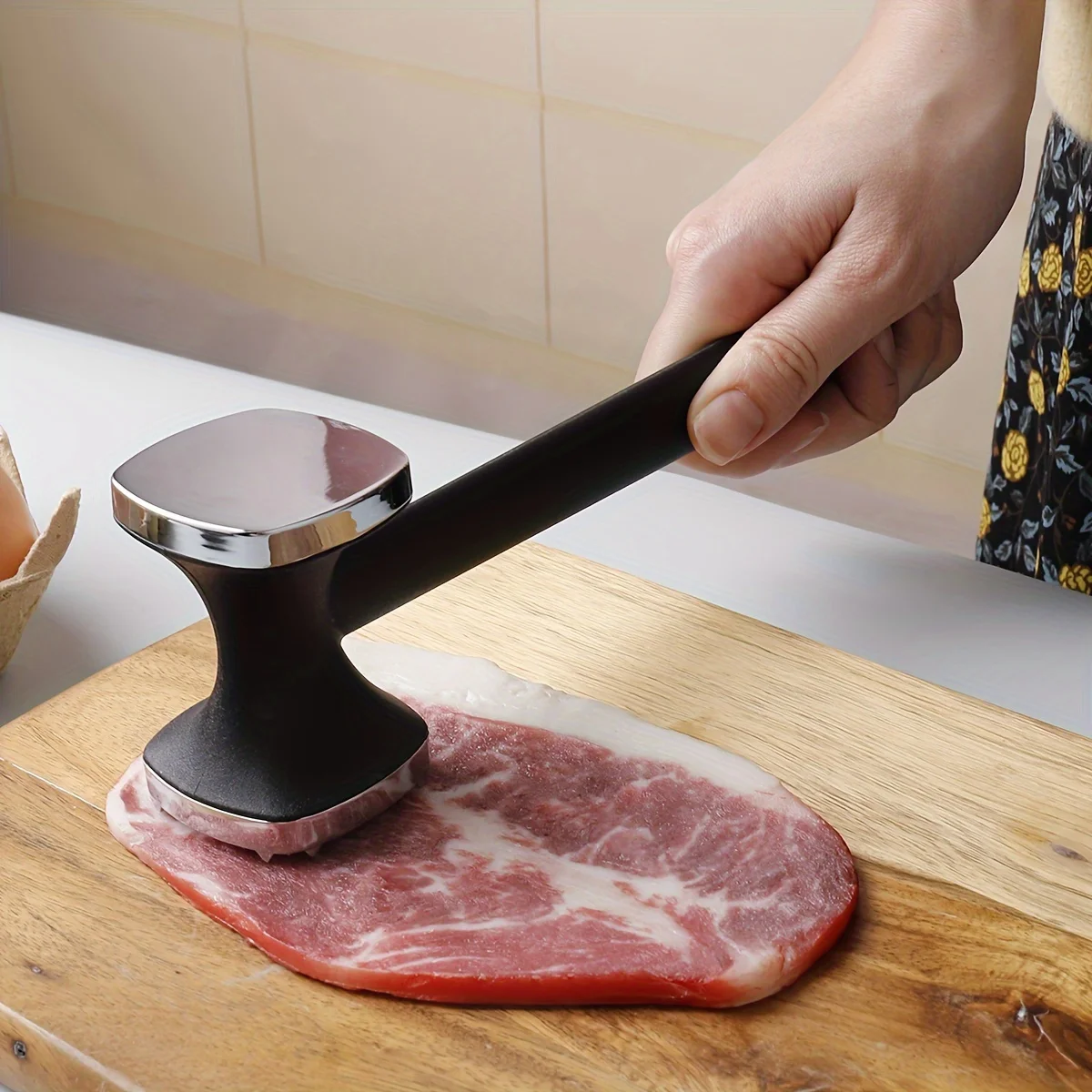 Robuster Fleischklopferhammer für die Küche mit Gummigriff