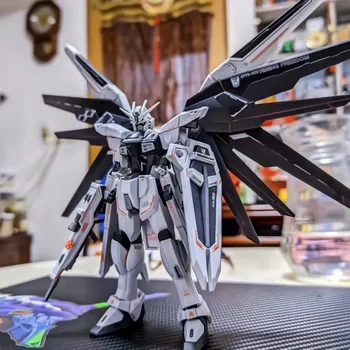 Newdom Unactivated Color Zgmf-X10a Hg 1/144 Mech Montagemodellbausatz Desktop-Dekoration Kinderspielzeug