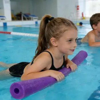 Große Hohle Schaumstoff-Schwimmnudeln Bunte Weiche Schwimmhilfen Wasserdichte Trainingshilfe für Schwimmpartys