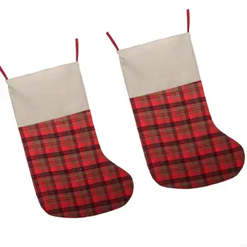 Hängender Weihnachtsstrumpf mit zugänglicher Öffnung für die Geschenkpräsentation 55KF