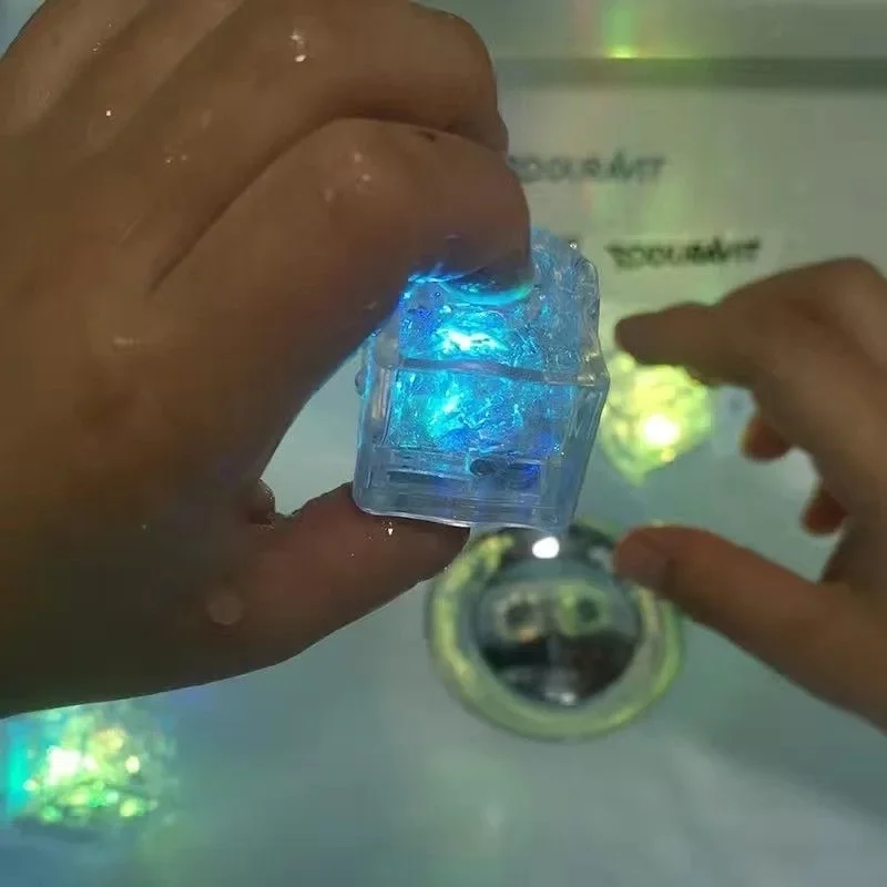6/12PCS Baby Bad Badewanne LED Leuchten Spielzeug Bunte – Bild 2