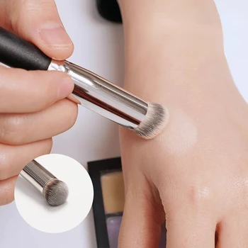 Foundation Concealer Pinsel, Premium Contour Rouge Pinsel, makelloser, dichter Gesichts-Make-up-Pinsel unter