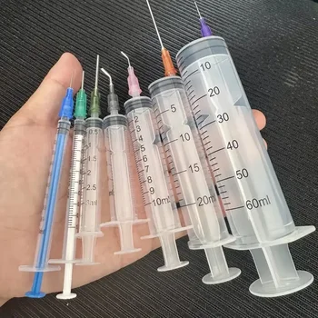 Drei Sets sind erhältlich, enthalten Spritzen mit unterschiedlichen Fassungsvermögen, geeignet zum Nachfüllen