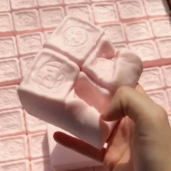 Squishy Erdbeerwürfel, Quetschspielzeug, langsamer Rückprall, weicher Stressabbau, sensorisches