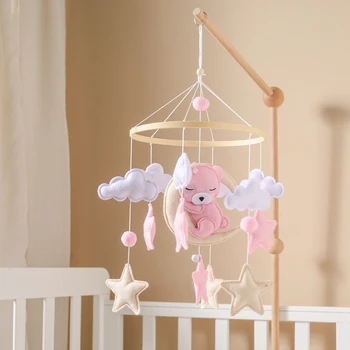 Babymobile mit Rassel, Holz-Bettglocke, weiche Filz-Cartoon-Bären-Spielzeuge, Holzspielzeughalterung