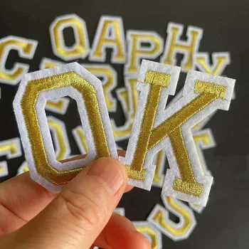 A ~ z Gold Alphabet Buchstaben mit weißem Rand Stickerei Applikation Eisen auf Patches Abzeichen, thermo
