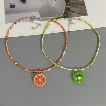Verschiedene Frucht-Anhänger-Halsketten für Mädchen und Frauen, handgefertigte Reisperlen, böhmischer Choker